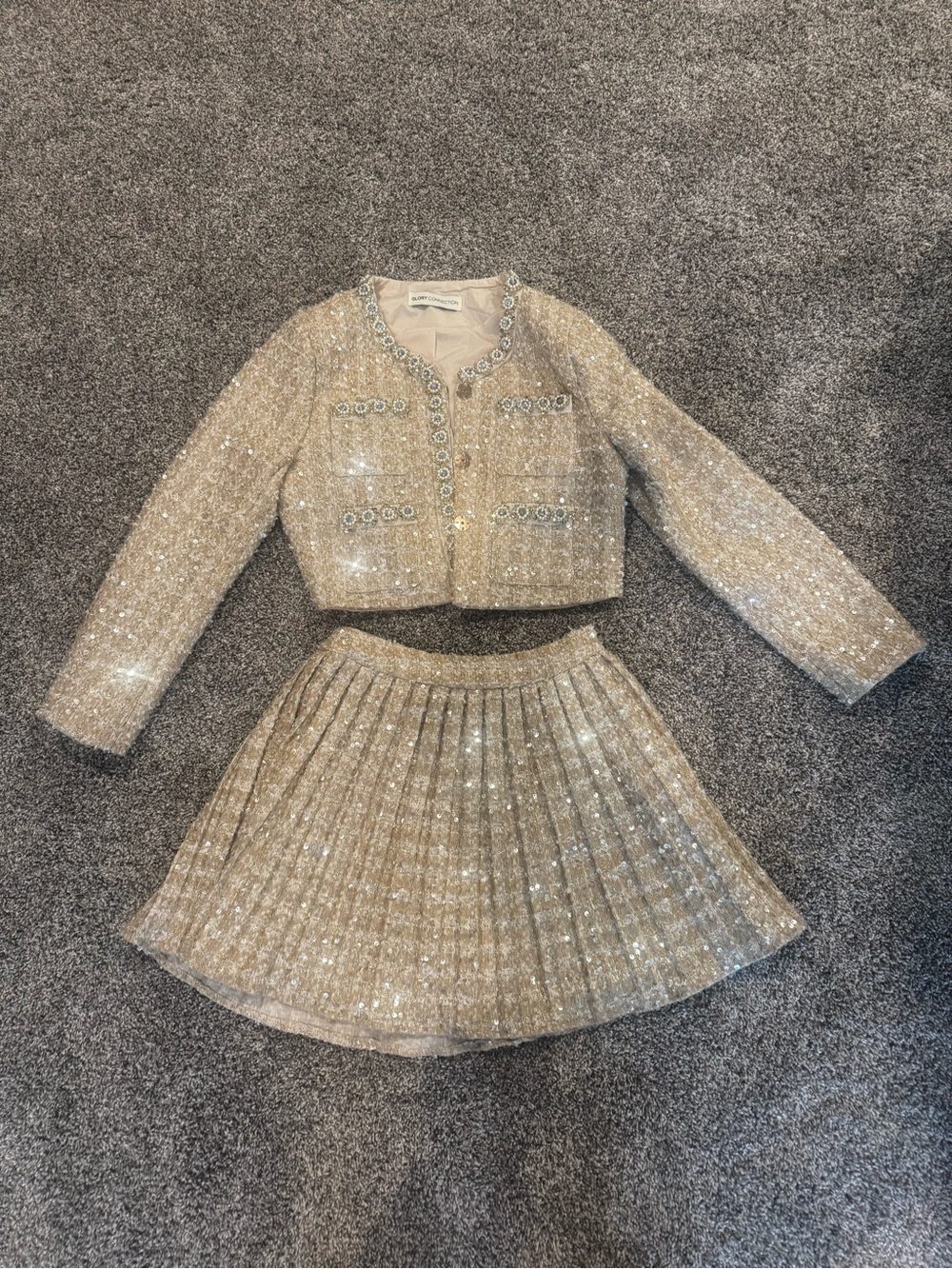 Gold Tweed Pleated Skirt Set – Cropped Jacket & Skirt - Picture 2 of 4